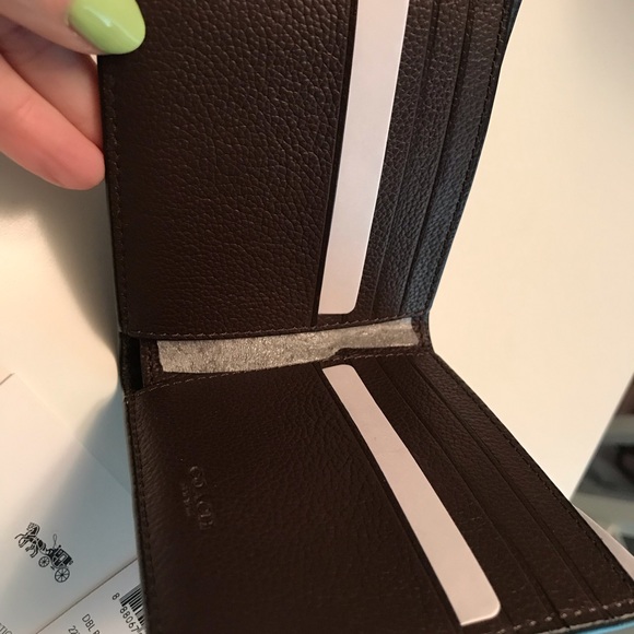 NWT Coach Men’s Double Billfold Wallet - Picture 5 of 6